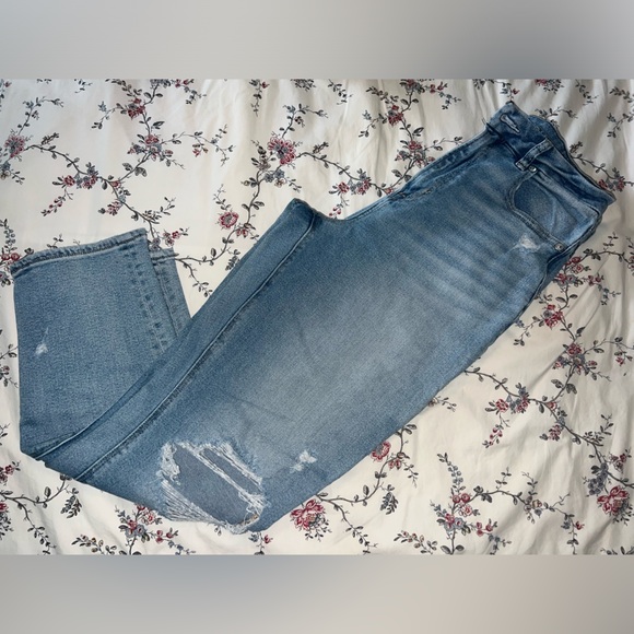 American Eagle High Rise Jeans - Picture 2 of 3